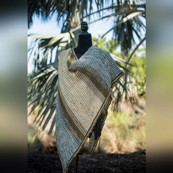 Handcrafted Avantgarde Contemporary Casual Light Wool Blue Brow Yellow Knit Wrap - Picture 6 of 12